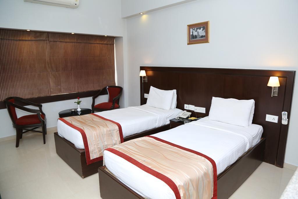 Standard Double or Twin Room,1213164913:JPEG
